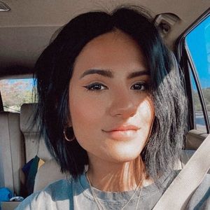 Meet your Posher, Sayra